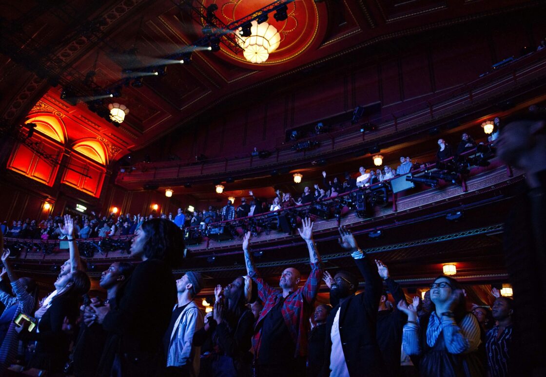 d&b в Hillsong Central London