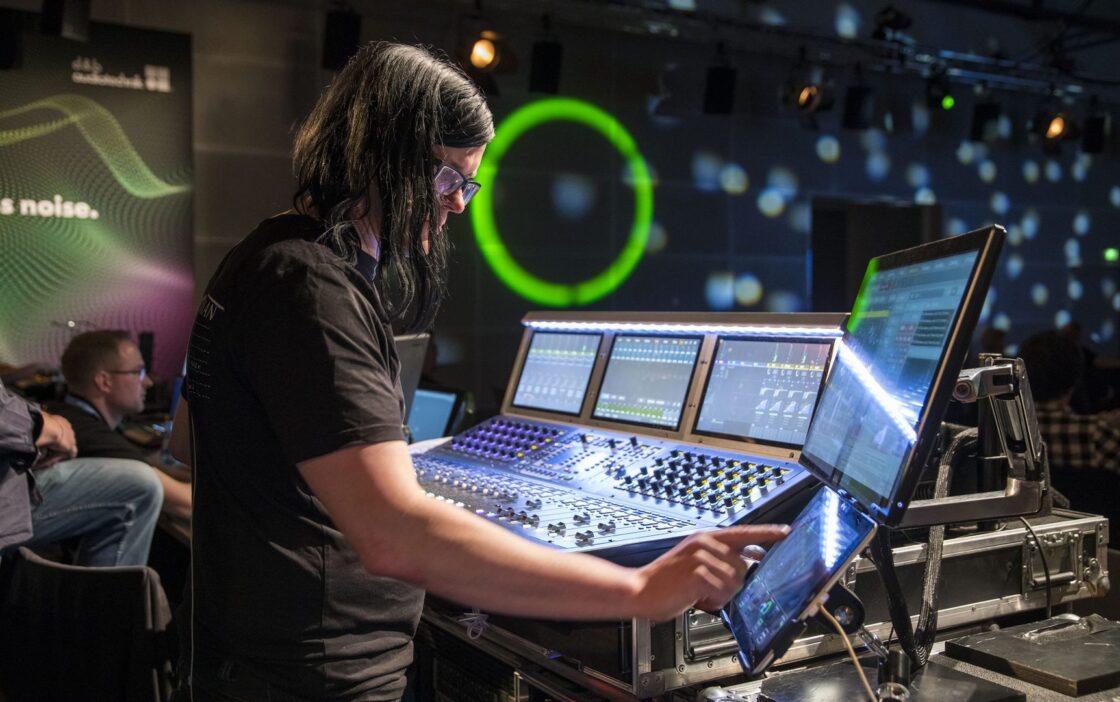 d&b Soundscape